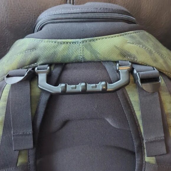 Oakley Kitchen Sink backpack Brand New with tags - Picture 9 of 16